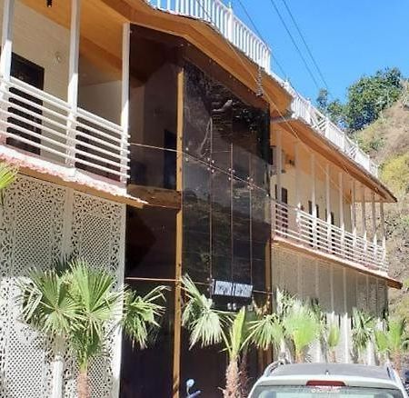 7 Hills Hotel And Resort Lansdowne Exterior foto