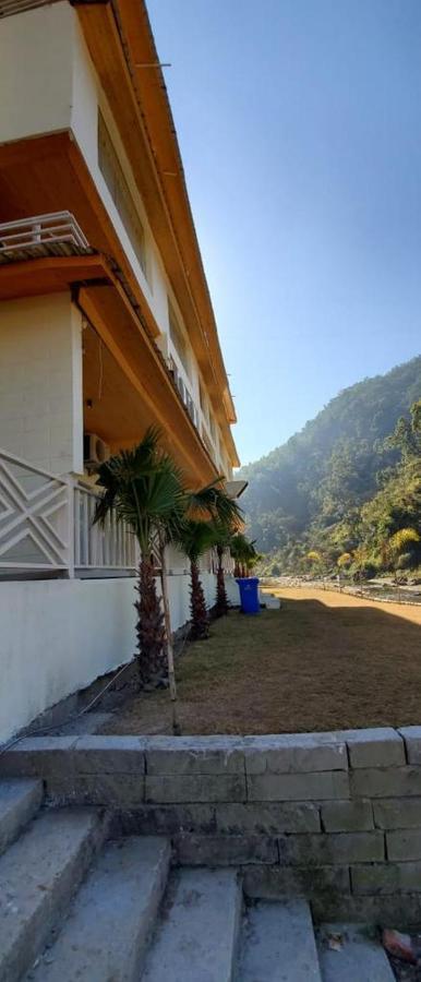 7 Hills Hotel And Resort Lansdowne Exterior foto