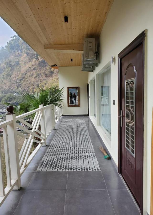 7 Hills Hotel And Resort Lansdowne Exterior foto