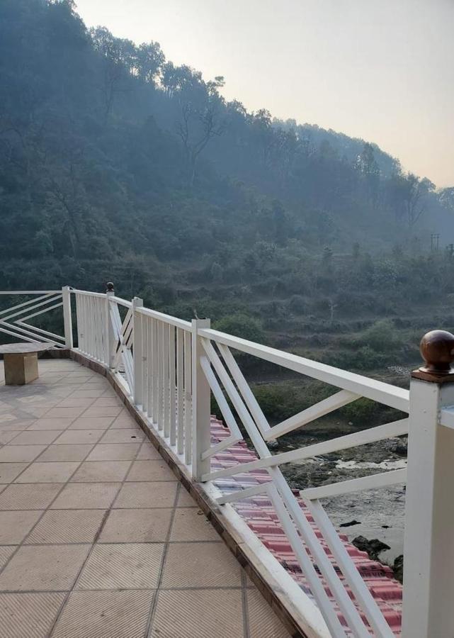 7 Hills Hotel And Resort Lansdowne Exterior foto